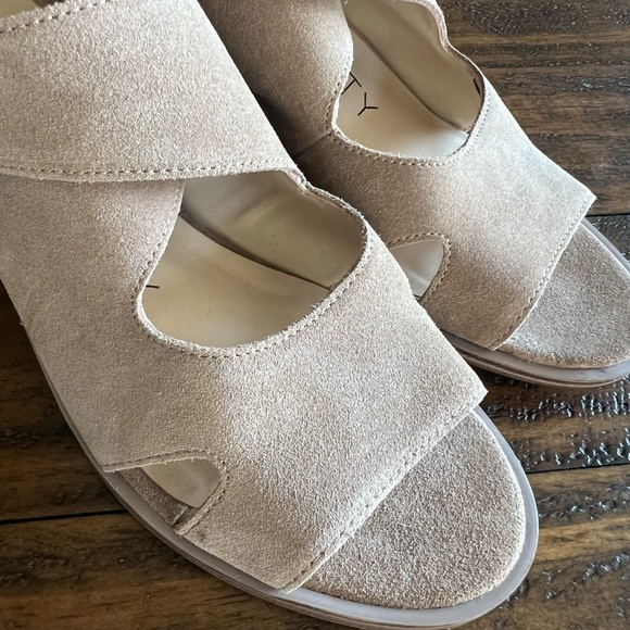 Sole Society Tresey Block Heels - Picture 2 of 9